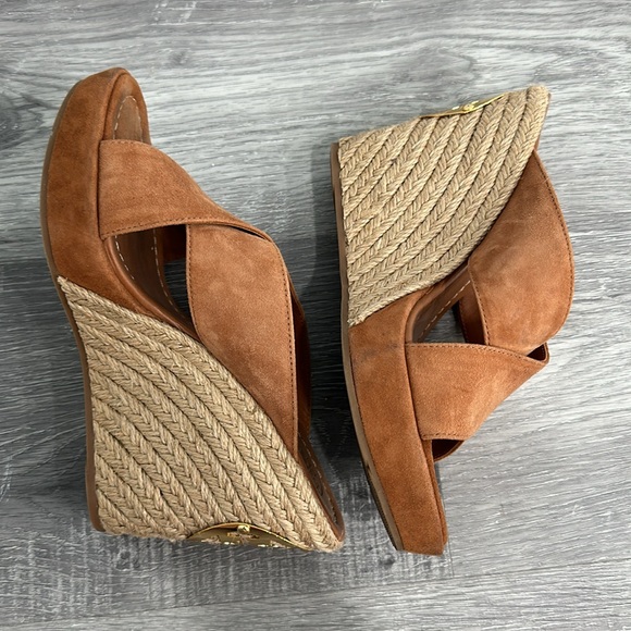 Worn suede Tory Burch espadrille sandal, tan size 7.5 - Picture 3 of 7
